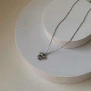 Collar Turtle plata